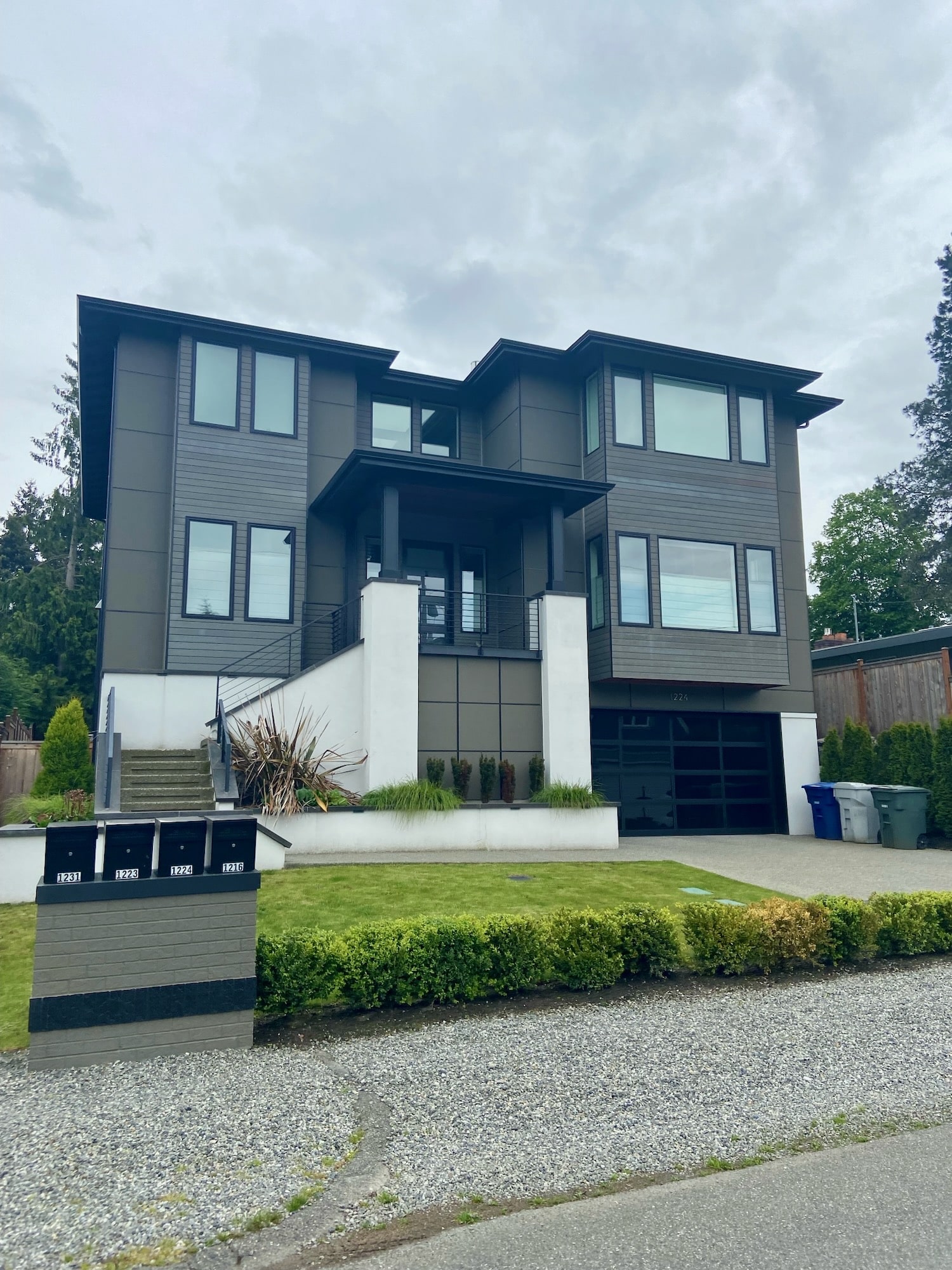 Dry rot repair and exterior restoration on a Seattle-area home (photo 5 of 40)
