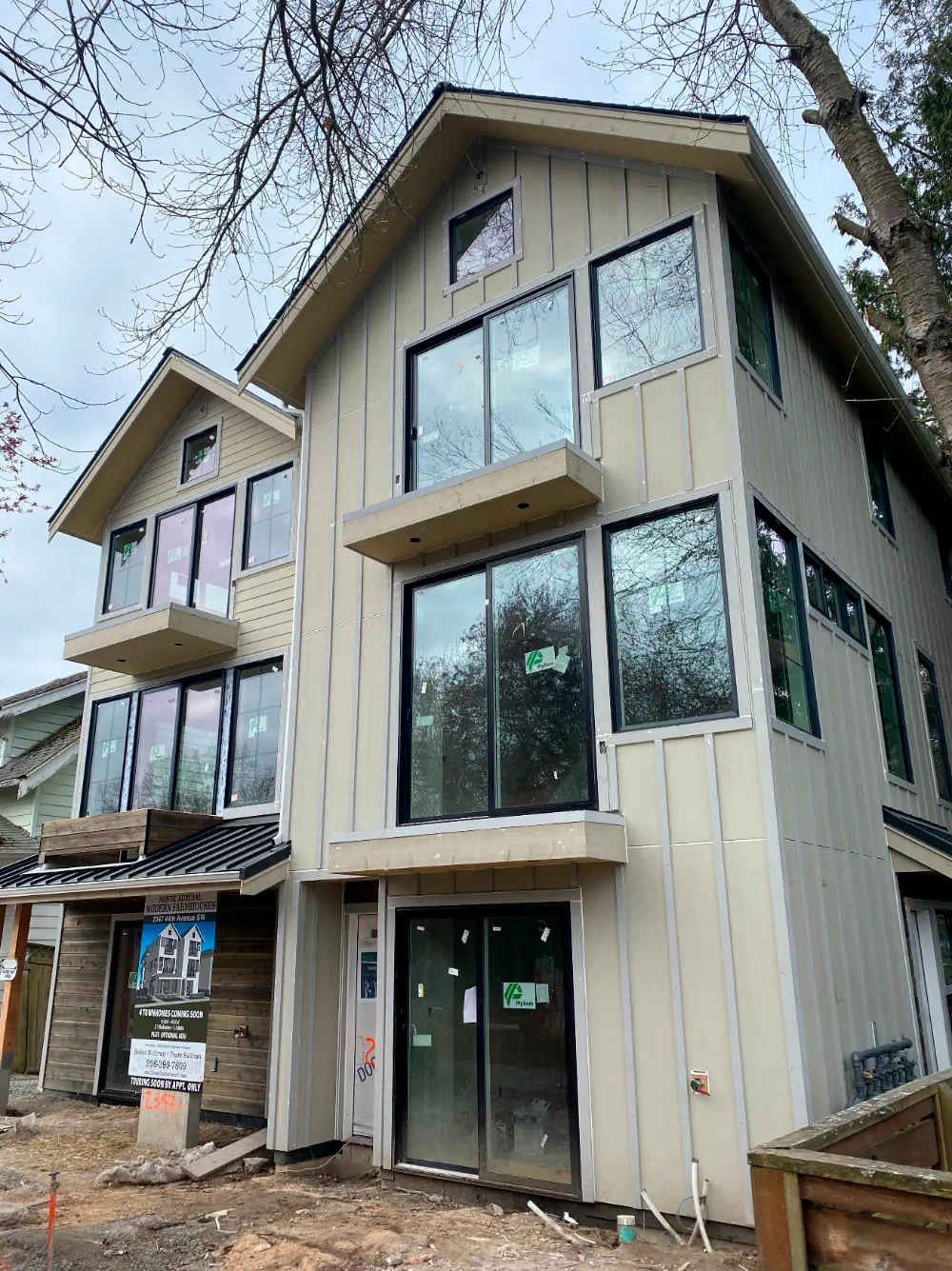 Replaced exterior trim and finished siding on a Seattle-area building (photo 5 of 7)